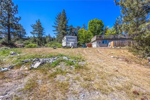 Exterior - 2164 Outer Hwy 2 Hwy S, Wrightwood, CA 92397 photo 3 of 14