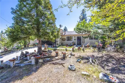 Exterior - 2164 Outer Hwy 2 Hwy S, Wrightwood, CA 92397 photo 3 of 15