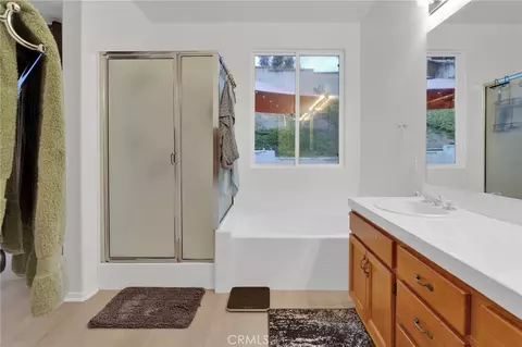Bath - 30809 Point Woods Ct, Temecula, CA 92591 photo 2 of 3