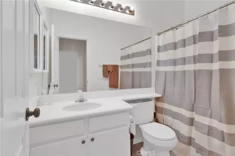 Bath - 30809 Point Woods Ct, Temecula, CA 92591 photo 3 of 3