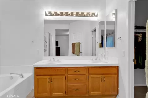 Bath - 30809 Point Woods Ct, Temecula, CA 92591 photo 1 of 3