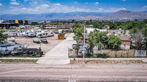 26068 5th, San Bernardino, CA 92410