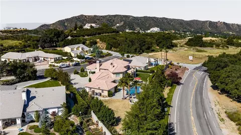 View/Area - 38136 Butterfly Ct, Yucaipa, CA 92399 photo 5 of 10