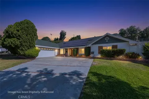 5553 Peacock Ln, Riverside, CA 92505