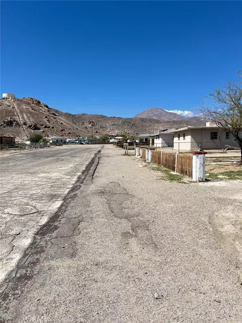 13776 Benton St, Trona, CA 93562