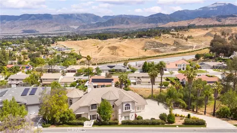 View/Area - 613 E Sunset N, Redlands, CA 92373 photo 1 of 6