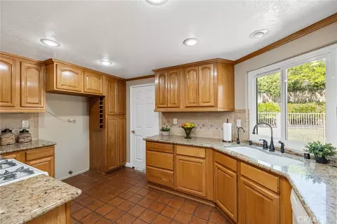 Kitchen - 1175 Shane Ct, Upland, CA 91784 photo 2 of 5