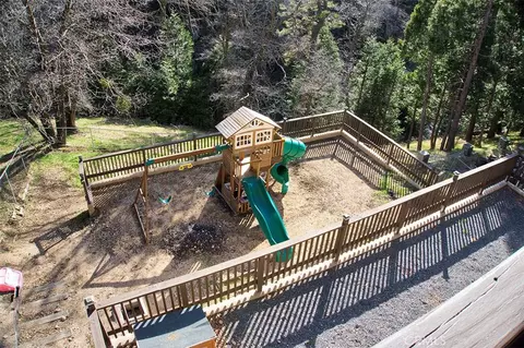 Exterior - 24757 Basel Dr, Crestline, CA 92325 photo 5 of 8