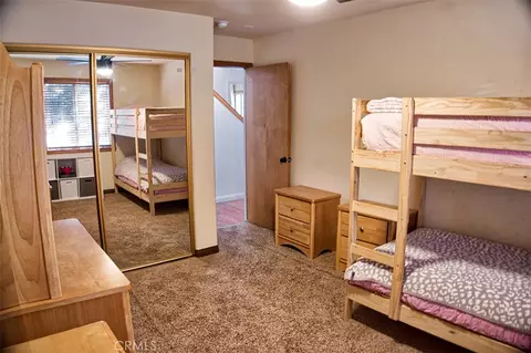 Bedroom - 24757 Basel Dr, Crestline, CA 92325 photo 3 of 6