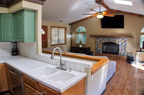 Kitchen - 24757 Basel Dr, Crestline, CA 92325 photo 7 of 7