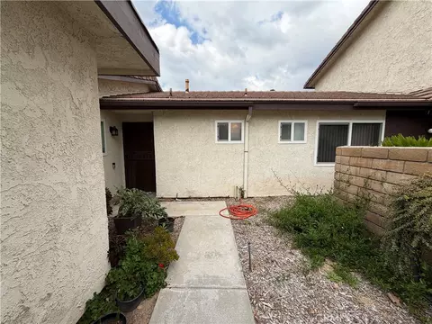 2110 Hawthorne Ct, San Bernardino, CA 92404
