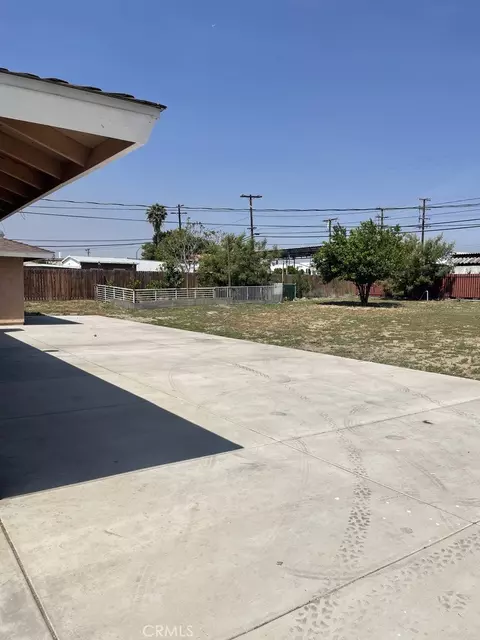 18750 14th, Bloomington, CA 92316 photo 4