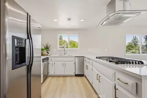 Kitchen - 2015 N Palm, Upland, CA 91784 photo 1 of 3