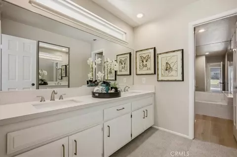 Bath - 2015 N Palm, Upland, CA 91784 photo 2 of 5
