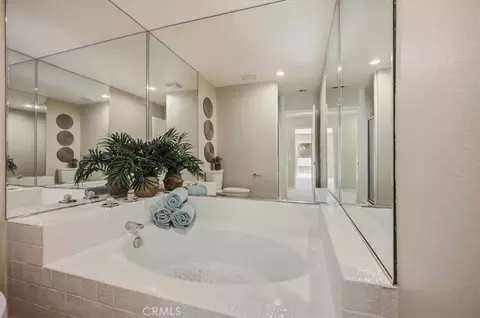 Bath - 2015 N Palm, Upland, CA 91784 photo 4 of 5