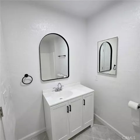 Bath - 11427 Cibola, Apple Valley, CA 92308 photo 1 of 4