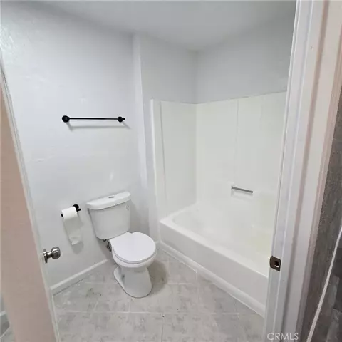 Bath - 11427 Cibola, Apple Valley, CA 92308 photo 2 of 4