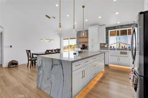 Kitchen - 8038 Begonia Rd, Phelan, CA 92371 photo 2 of 5