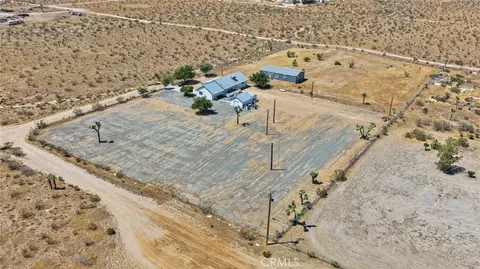 View/Area - 8038 Begonia Rd, Phelan, CA 92371 photo 4 of 7