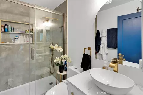 Bath - 8038 Begonia Rd, Phelan, CA 92371 photo 4 of 7