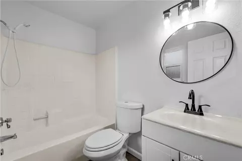 Bath - 7543 Marconia Ct, Fontana, CA 92336 photo 2 of 2