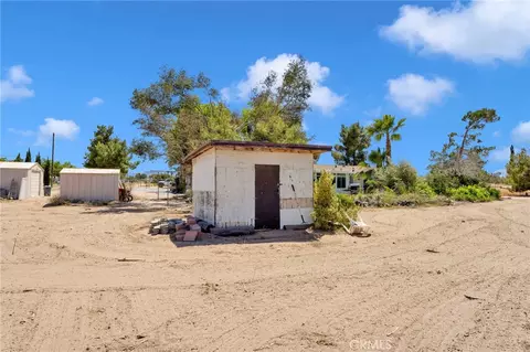 Exterior - 15884 El Centro St, Hesperia, CA 92345 photo 10 of 15