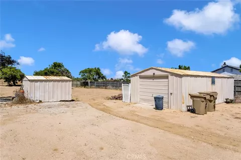 Exterior - 15884 El Centro St, Hesperia, CA 92345 photo 7 of 15