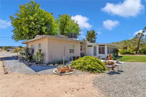 Exterior - 15884 El Centro St, Hesperia, CA 92345 photo 9 of 15