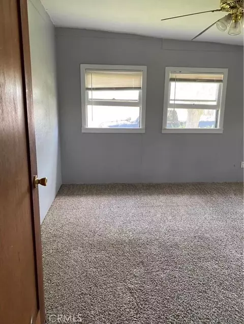 581 E Menlo, Hemet, CA 92543 photo 2