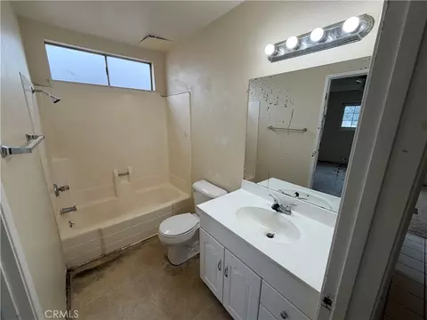 Bath - 3640 Schooner Walk, Oxnard, CA 93035 photo 4 of 8