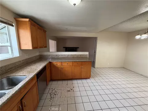 Kitchen - 3640 Schooner Walk, Oxnard, CA 93035 photo 4 of 4