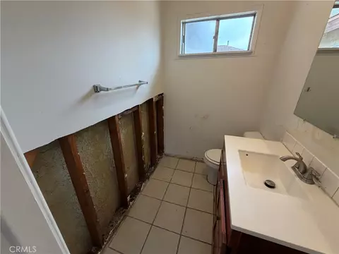 Bath - 3640 Schooner Walk, Oxnard, CA 93035 photo 2 of 8