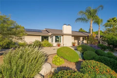 2128 N Villa Maria Rd, Claremont, CA 91711