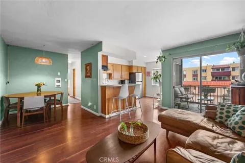 Living - 2767 E 3rd #29, Long Beach, CA 90814 photo 1 of 3