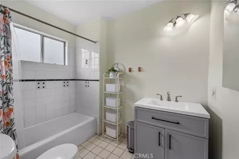 Bath - 2767 E 3rd #29, Long Beach, CA 90814 photo 2 of 2