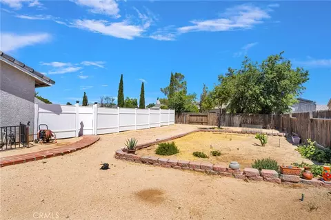 Exterior - 13863 Coachella Rd, Apple Valley, CA 92307 photo 15 of 16