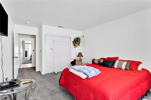 Bedroom - 13863 Coachella Rd, Apple Valley, CA 92307 photo 6 of 6