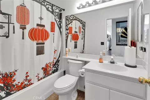 Bath - 13863 Coachella Rd, Apple Valley, CA 92307 photo 4 of 4