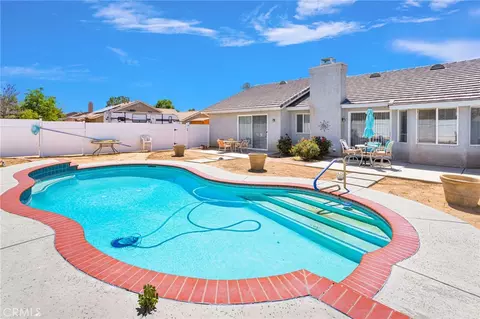 Exterior - 13863 Coachella Rd, Apple Valley, CA 92307 photo 4 of 16