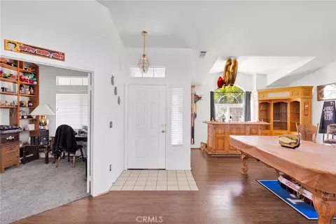 Entry Way - 13863 Coachella Rd, Apple Valley, CA 92307 photo 2 of 7