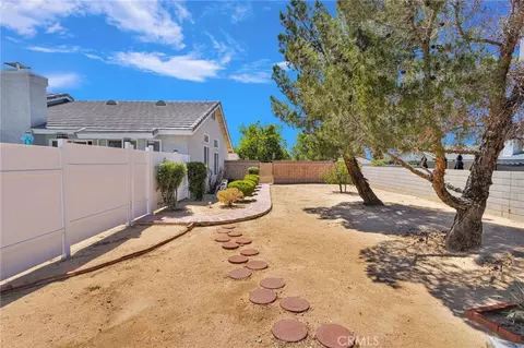 Exterior - 13863 Coachella Rd, Apple Valley, CA 92307 photo 11 of 16
