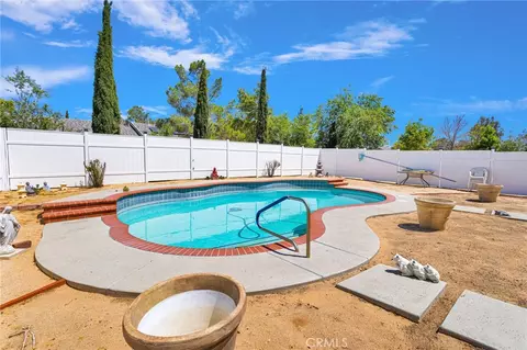 Exterior - 13863 Coachella Rd, Apple Valley, CA 92307 photo 5 of 16