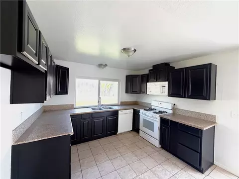 Kitchen - 7337 Pasito Ave, Rancho Cucamonga, CA 91730 photo 1 of 1