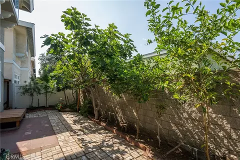 Exterior - 427 Fig Ln, Monrovia, CA 91016 photo 6 of 7