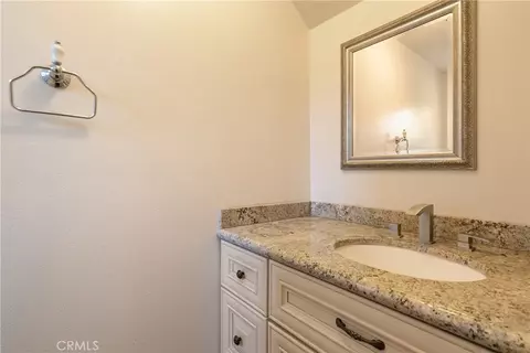 Bath - 427 Fig Ln, Monrovia, CA 91016 photo 1 of 4