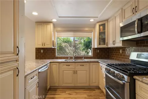 Kitchen - 427 Fig Ln, Monrovia, CA 91016 photo 1 of 3
