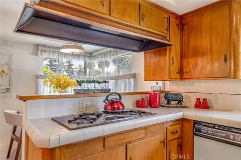 Kitchen - 205 W Longden, Arcadia, CA 91007 photo 3 of 3