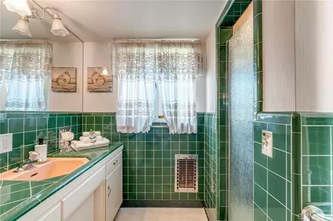 Bath - 205 W Longden, Arcadia, CA 91007 photo 1 of 2