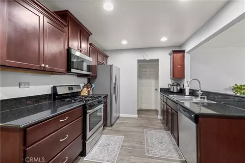 13709 4th St, Yucaipa, CA 92399 photo 2