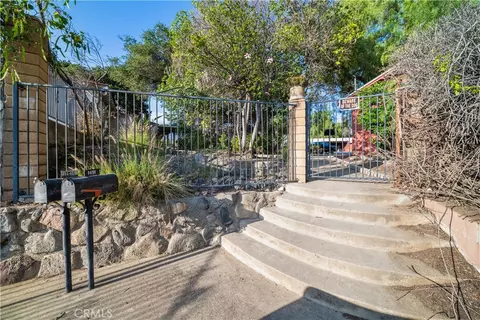 Exterior - 1449 E Bennett Ave, Glendora, CA 91741 photo 4 of 29